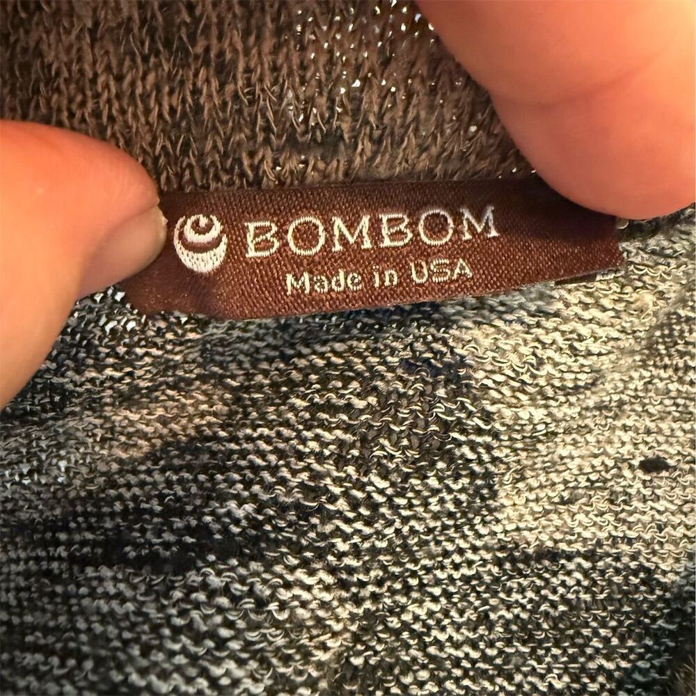 BomBom Women's Camouflage V-Neck Tunic Tee Size M Multicolor - Picture 3 of 4